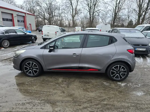 Renault Clio po čistení, fotka 4