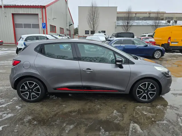 Renault Clio po čistení, fotka 5