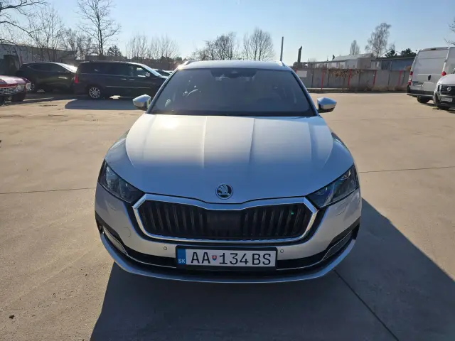 Škoda Octavia po čistení, fotka 2