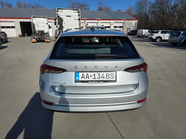 Škoda Octavia po čistení, fotka 7