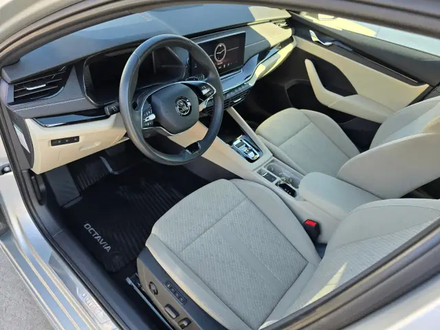 Škoda Octavia po čistení, fotka 11