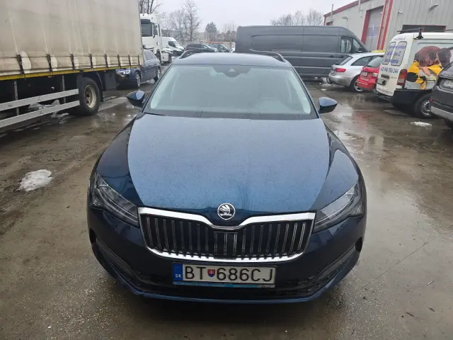 Škoda Superb po čistení, fotka 3
