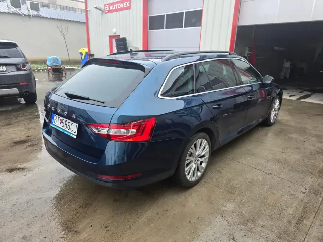 Škoda Superb po čistení, fotka 5