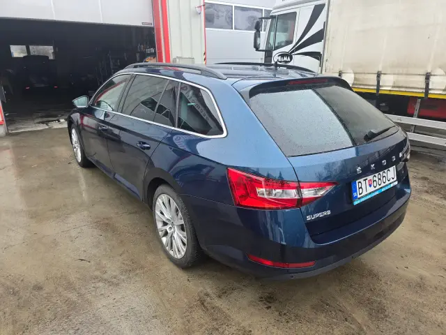 Škoda Superb po čistení, fotka 6