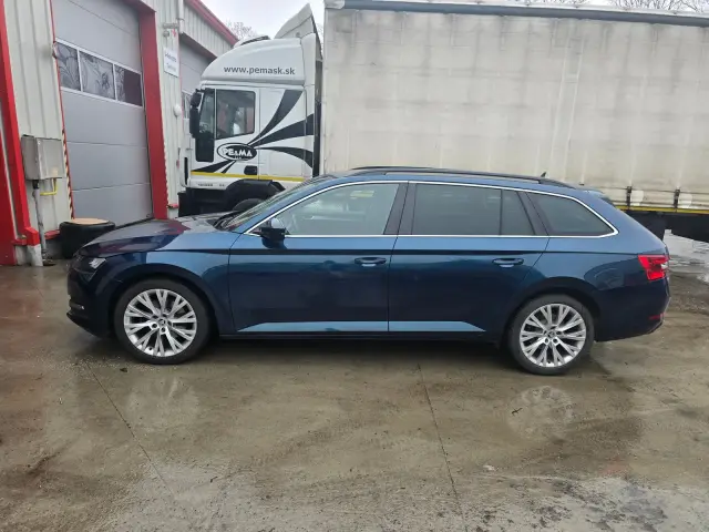 Škoda Superb po čistení, fotka 7