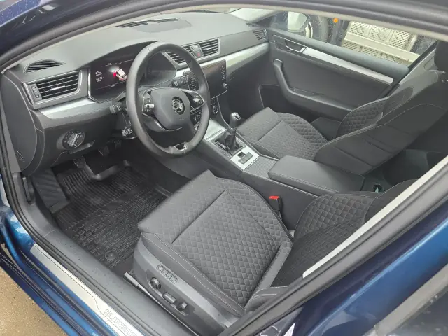 Škoda Superb po čistení, fotka 11