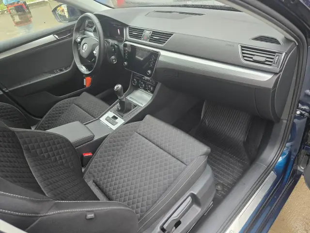 Škoda Superb po čistení, fotka 14