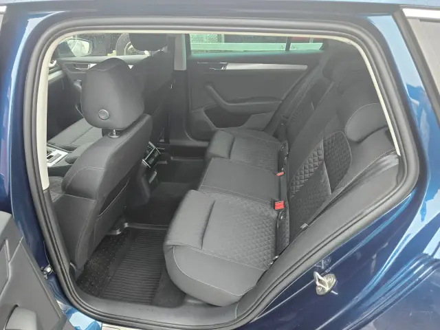 Škoda Superb po čistení, fotka 15