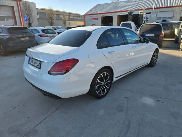 Mercedes C220 po čistení, fotka 6